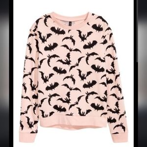 H&M Pale pink bat print lightweight crewneck sweater, size L
